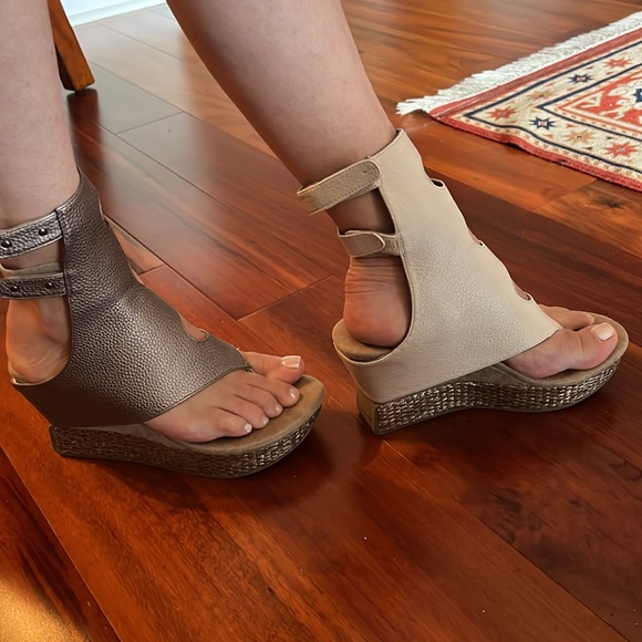 Modzori reversible high wedge size 7 off white and prefer. Arch support, padding - Picture 11 of 11